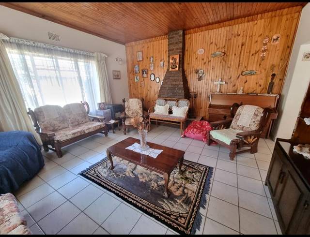 2 BEDROOM HOUSE FOR SALE IN FLORENTIA